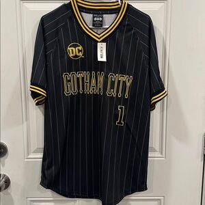 BoxLunch DC Comics Batman Gotham City Jersey Bruce Wayne NWT large